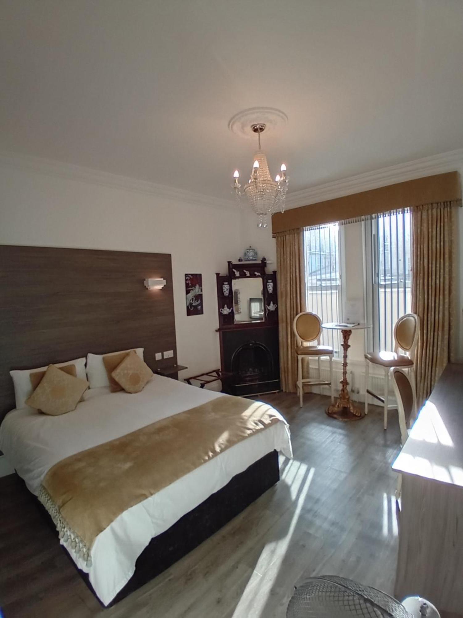 Grosvenor House - Onsite Free Parking Bed & Breakfast Ilfracombe Ngoại thất bức ảnh